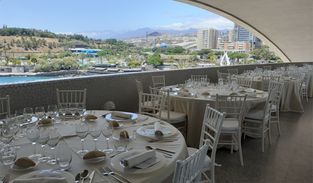 Terraza con vistas al parque maritimo