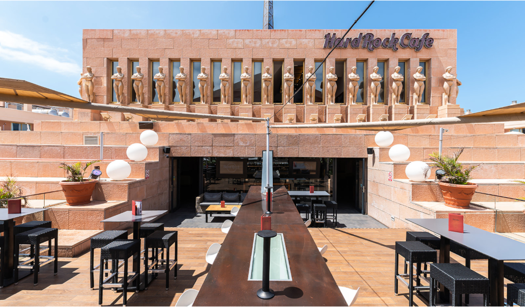 Zona de cafetería al aire libre