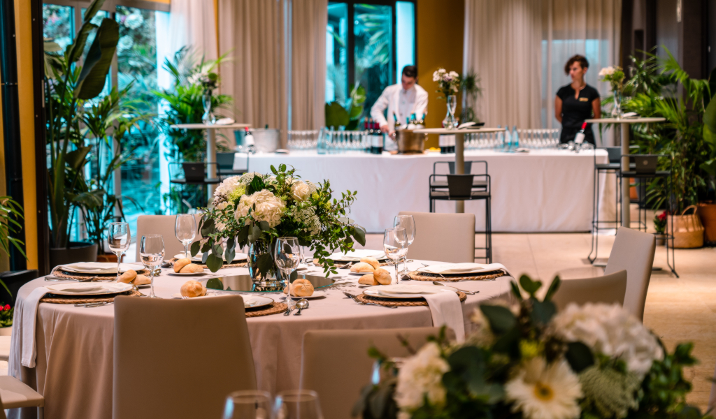 Mesa preparada para eventos