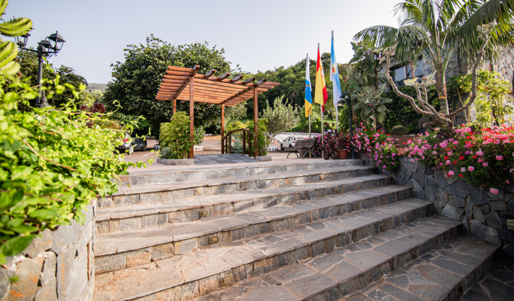 Entrada a Finca con pérgola