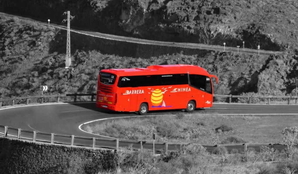 Imagen autobus en carretera