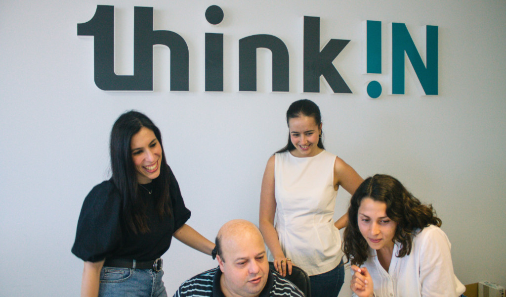 Thinkin Personas reunidas