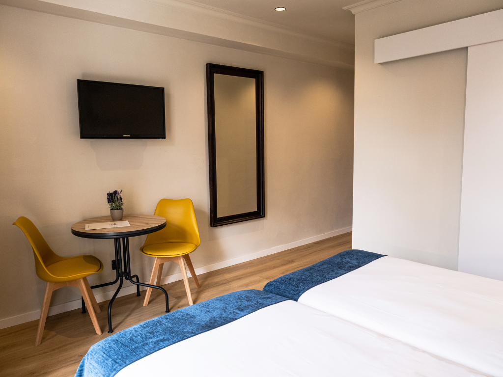 Hotel Adonis Capital