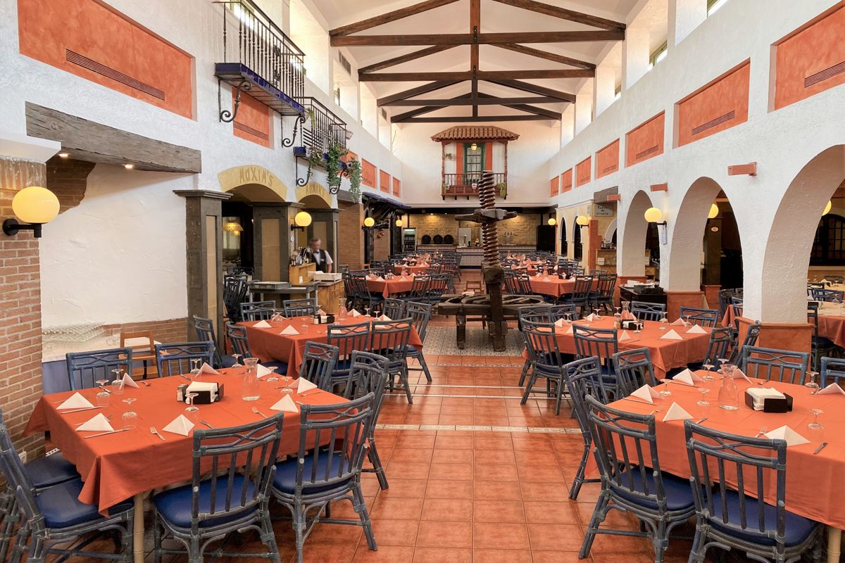 Restaurante con mesas para eventos en Tenerife.