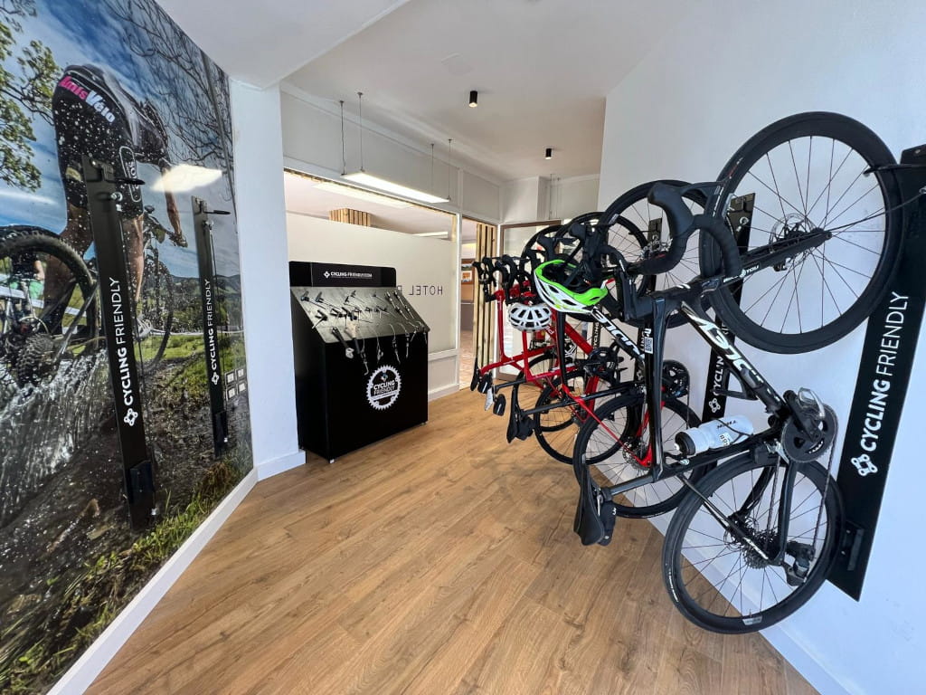Estacionamiento para bicicletas Cycling Friendly en hotel de Tenerife.
