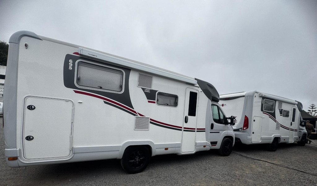 Caravanas estacionadas en un área de Tenerife.