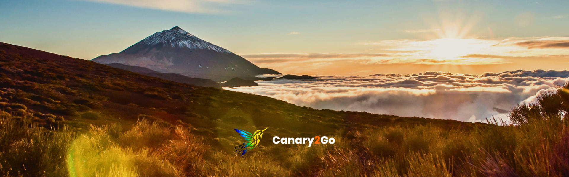 Vistas del Teide con mar de nubes debajo