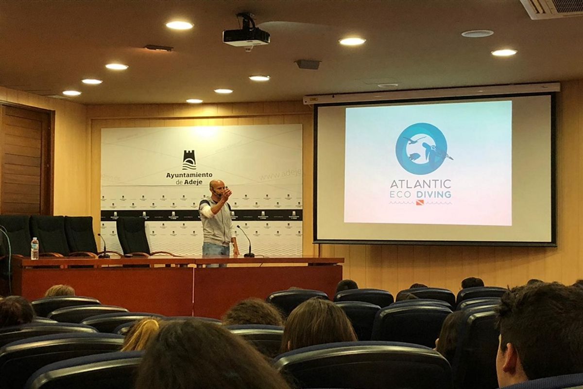 Presentación de Atlantic Eco Diving en el Ayuntamiento de Adeje.