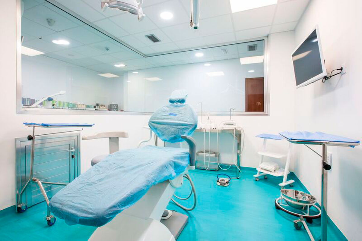 Silla de dentista en clínica de salud en Tenerife.