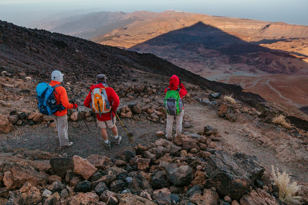 parque-nacional-teide-04--senderismo-ascenso-cumbre-sombra.jpg