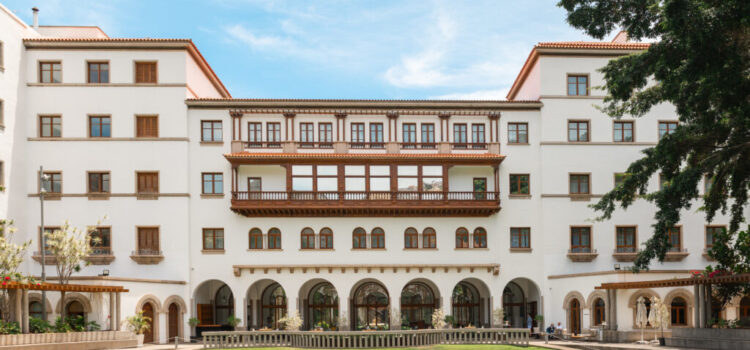 El hotel Mencey cumple 75 años como icono del turismo en Canarias