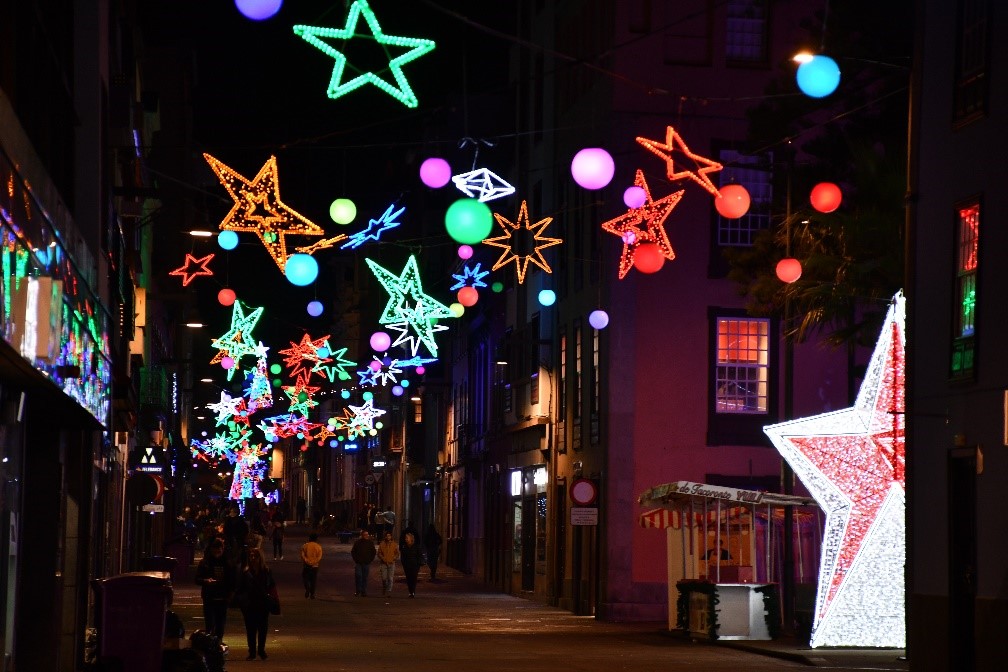 Un paseo por una Laguna navideña Tenerife! despierta emociones